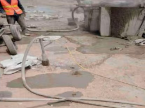 琼中水泥混凝土路面板底注浆技术 路面脱空注浆整治方案